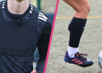 Los futbolistas usan chalecos GPS